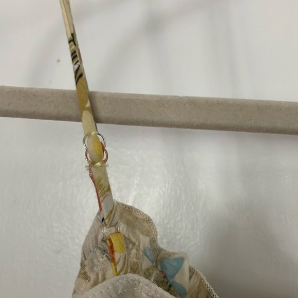 EUC Language Los Angeles Floral Lace Trim Cream Camisole Size Small - Picture 5 of 10